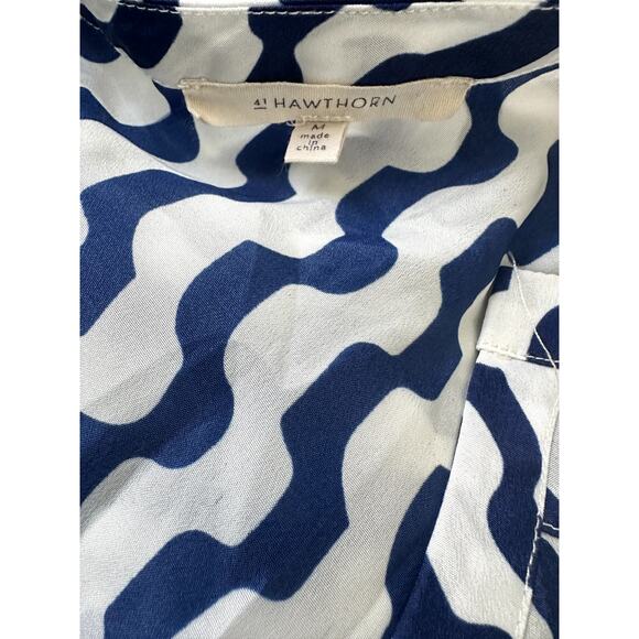 41 Hawthorn White and Blue 3/4 Sleeve Top Medium - Picture 2 of 4